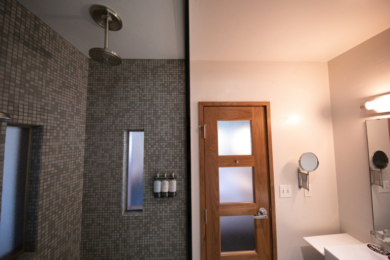 Bathroom 4, Modern Hotel, Ada
