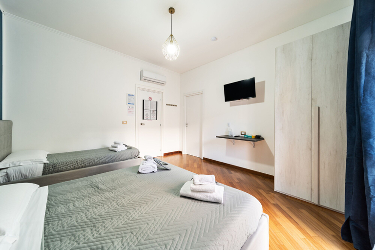 Bedroom 2, DANTE 138 CLASS ROOMS & APARTMENTS, Bari