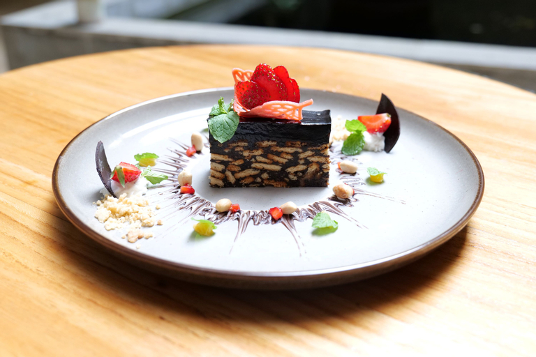 Food & Drinks 9