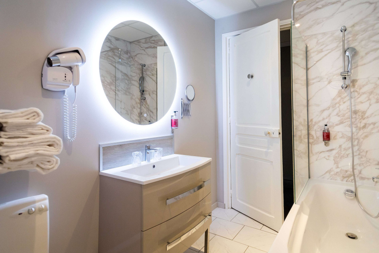 Bathroom 5, Hôtel Régina, Pas-de-Calais