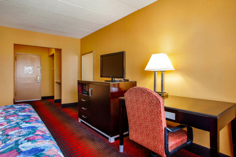 Bedroom 3, Rodeway Inn Meadowlands, Secaucus