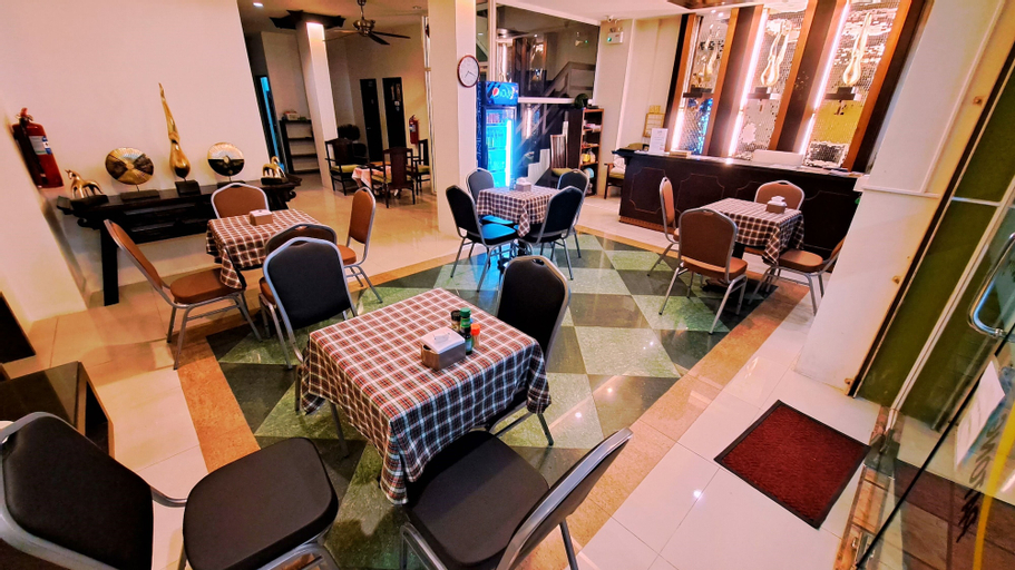 Food & Drinks