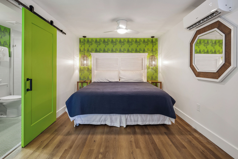Bedroom 3, Custom House Inn, Monroe