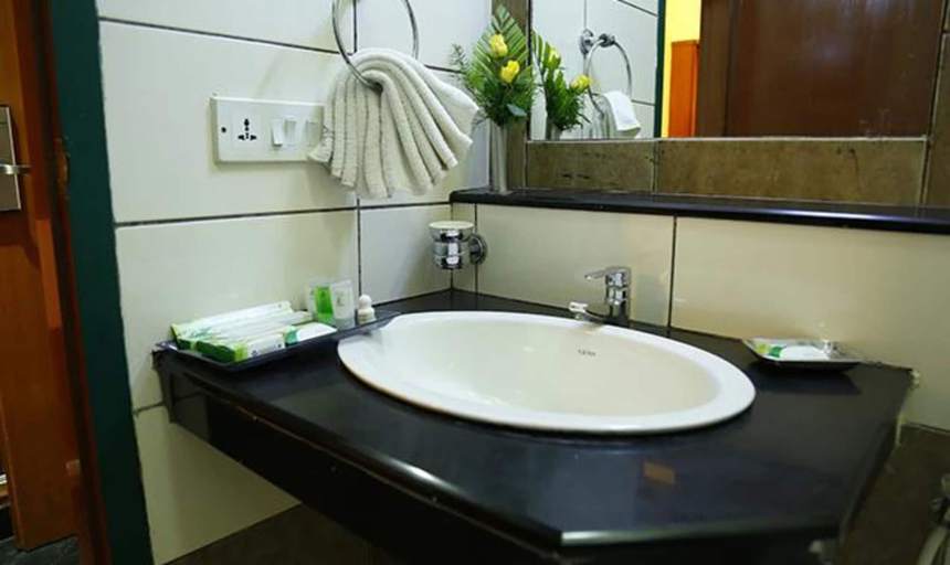 Bathroom 3, Fabhotel Prime Chennai Deluxe, Chennai