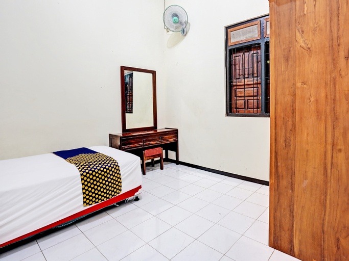 Bedroom 4, OYO Life 92785 Wisma Trubus  Syariah, Tuban