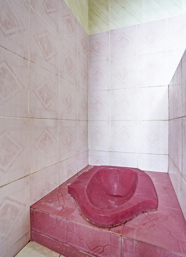 Bathroom 5, OYO Life 92785 Wisma Trubus Syariah, Tuban