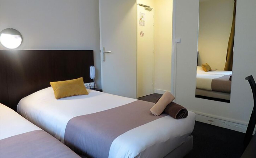 Bedroom 2, Hotel de la Paix, Calvados