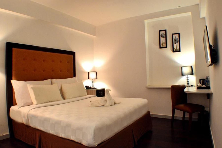Bedroom 5, MV Orienchi, South Jakarta