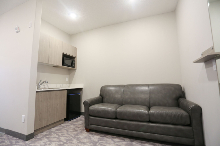 Others 5, Days Inn by Wyndham Calgary North Balzac, Division No. 6