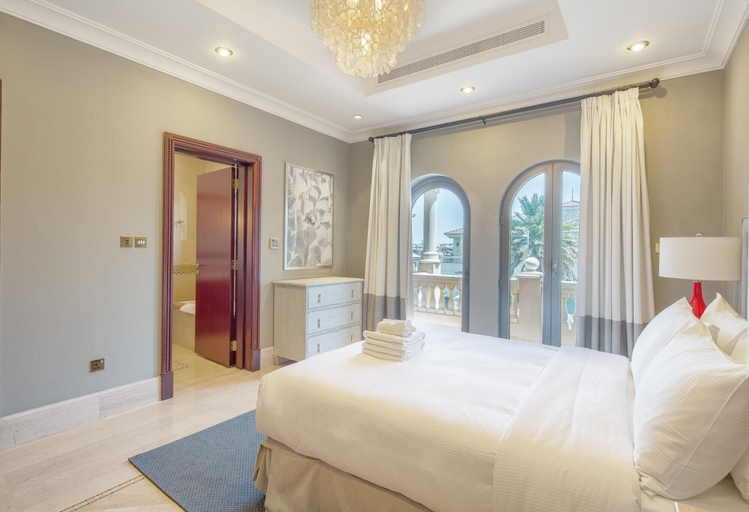 Bedroom 3, Palm Jumeirah Beach Front XL Villa w Prvt Pool, Dubai