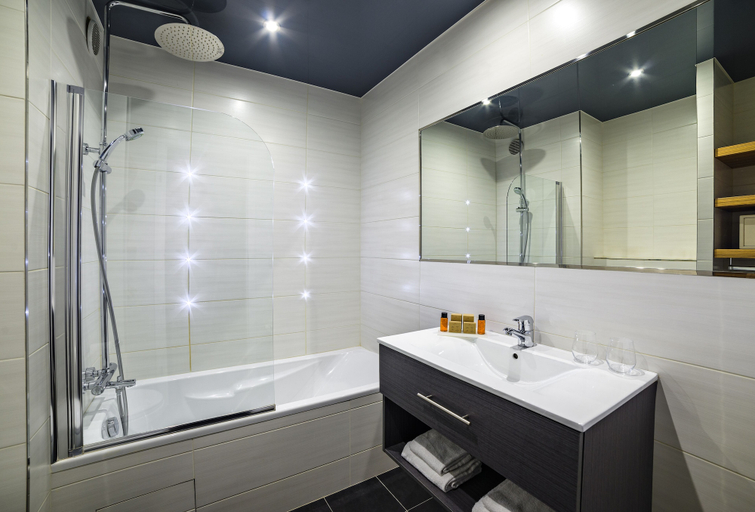 Bathroom 4, Hotel Residence Europe & Spa, Hauts-de-Seine
