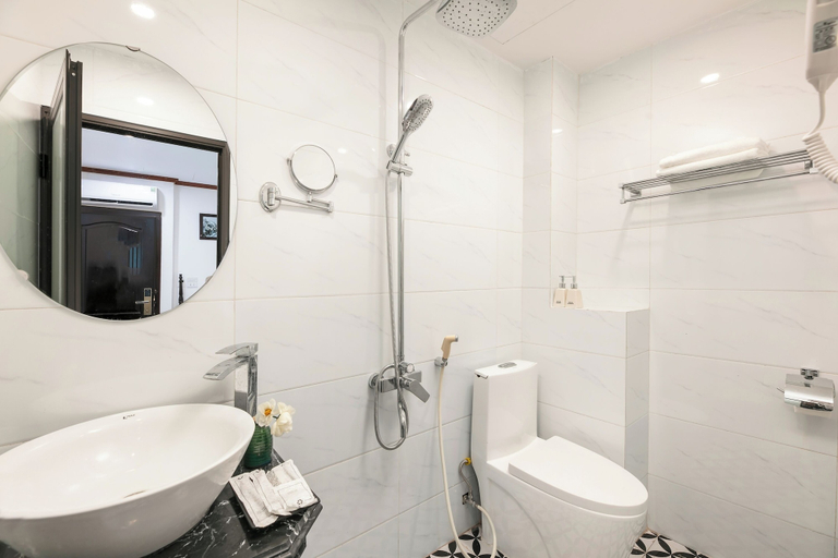 Bathroom 4, Silk Castle Hotel & Spa, Hoàn Kiếm