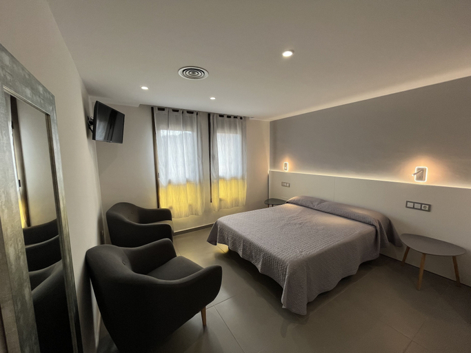 Bedroom 4, Hostal Tarrés, Girona