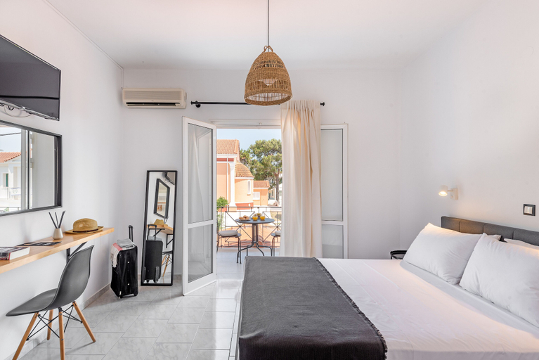 Bedroom 4, Costa Azzurra Hotel, Ionian Islands