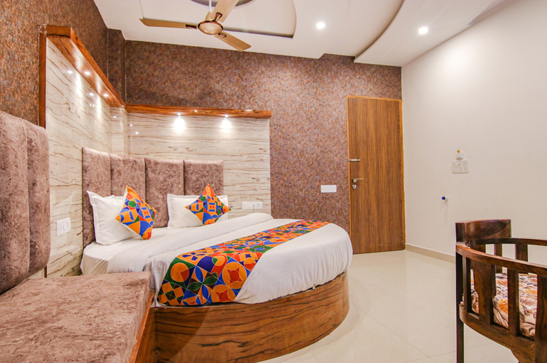 Bedroom 3, Fabhotel Meridian Inn, Chandigarh