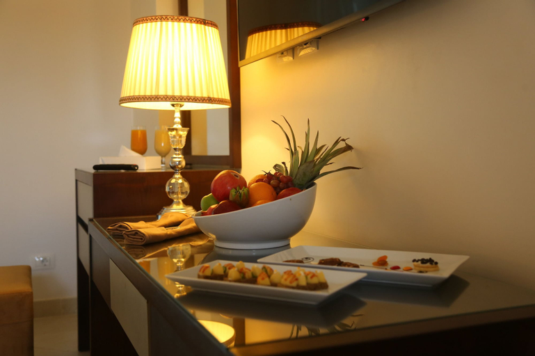 Food & Drinks 16