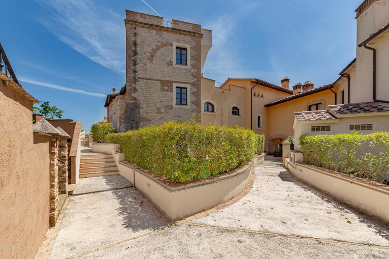 Others 4, The Tower With Amazing View Shared Pool, Terni