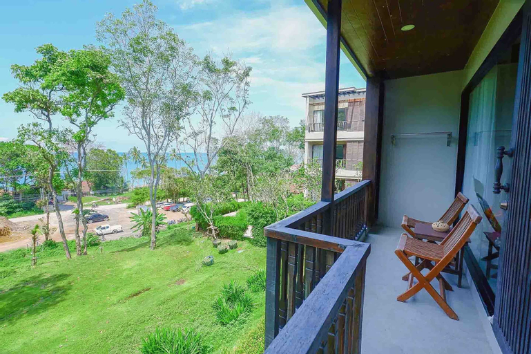 Exterior & Views 5