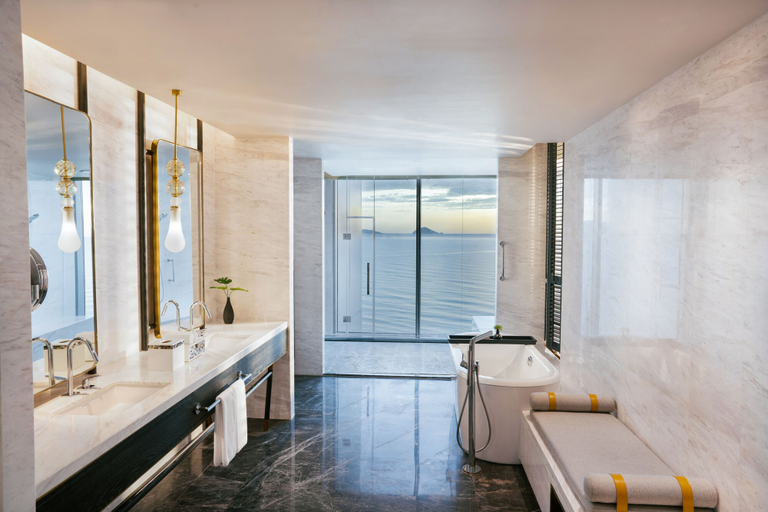Bathroom 5, Hoiana Hotel & Suites, Da Nang