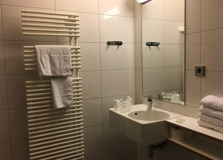 Bathroom 3, HOTELLERIE DU MONT STE-ODILE, Bas-Rhin