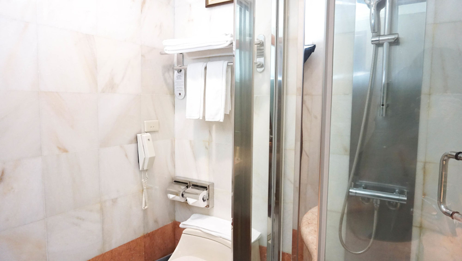 Bathroom 5, Hione Holiday Hotel, New Taipei City