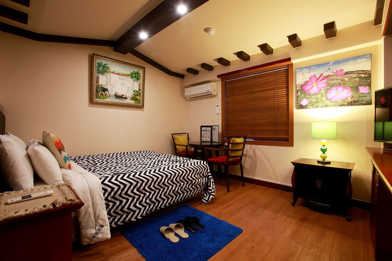 Bedroom 3, Garden Hotel, Pocheon