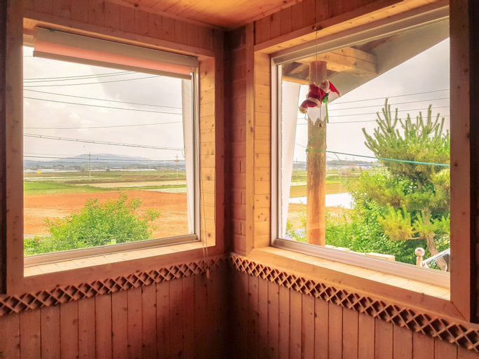 Exterior & Views 5