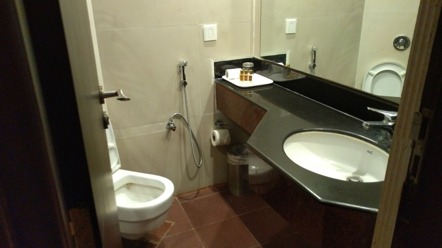 Bathroom 5, Ramee Guestline Hotel Bangalore, Bangalore