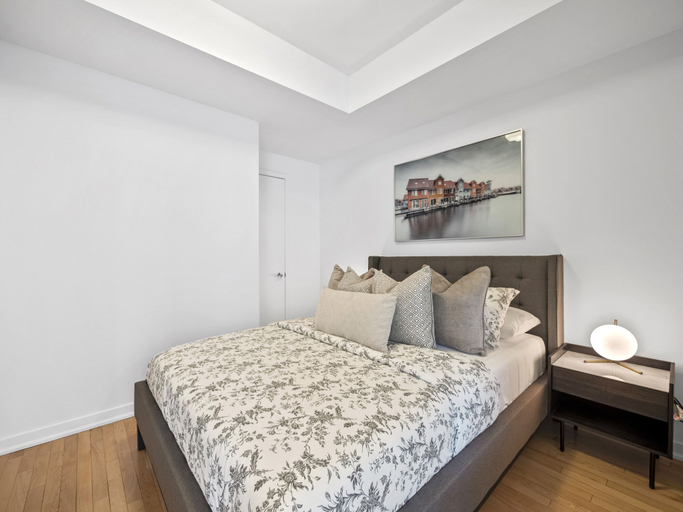 Bedroom 4, Stallion Suites Opp CN Tower & Scotiabank Arena, Toronto