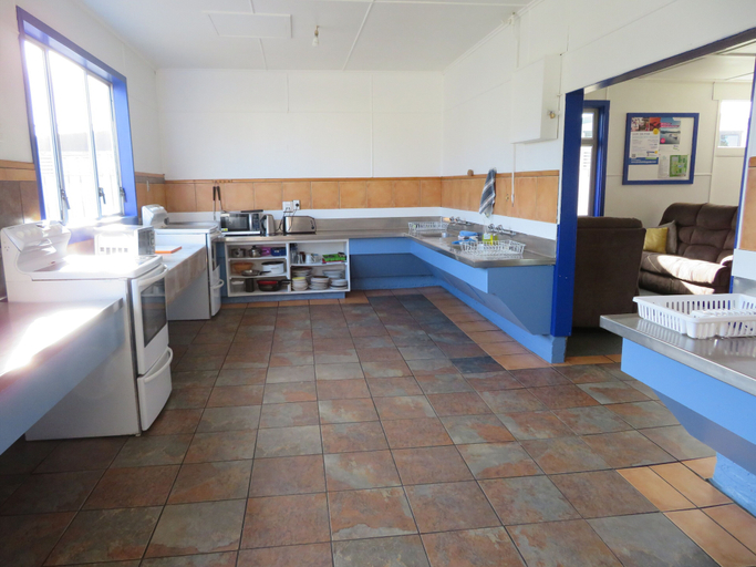 Bathroom 3, Whanganui Seaside Holiday Park, Wanganui
