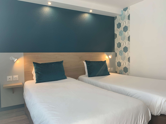 Bedroom 5, Kyriad Chateauroux - Saint Maur, Indre