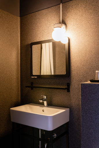 Bathroom 4, Hotel Leifur Eiriksson, Reykjavík
