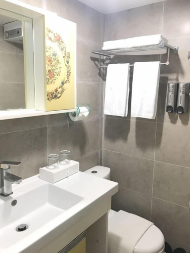 Bathroom 4, SHINE INN, Kowloon