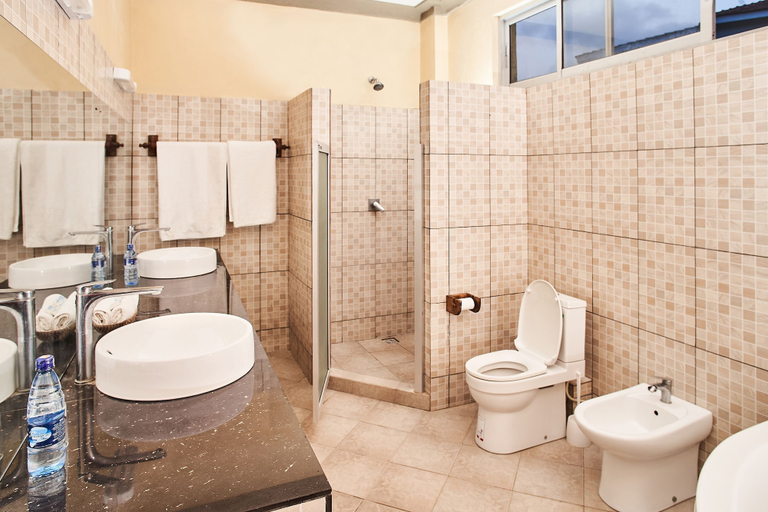 Bathroom 4, Coral Beach Resort, Msambweni