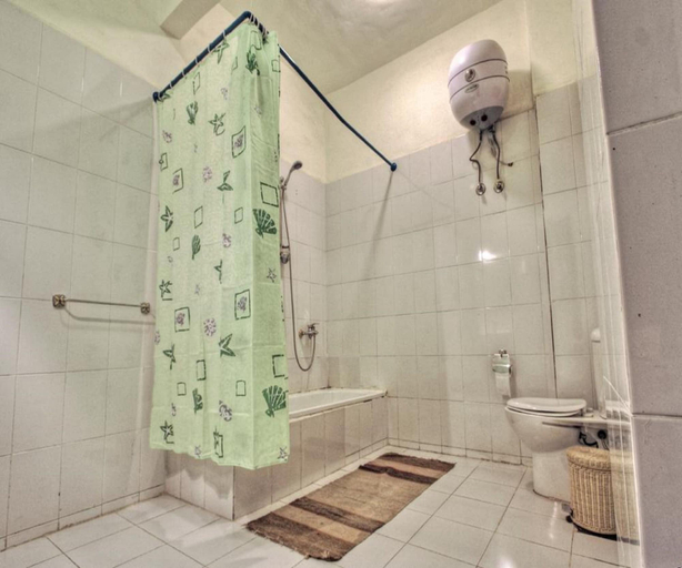 Bathroom 2, L'Oasis de Safaga Hotel, Safaja