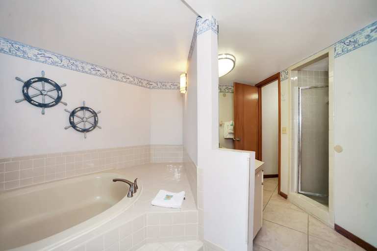 Bathroom 4, Oceanique Resort, Brevard