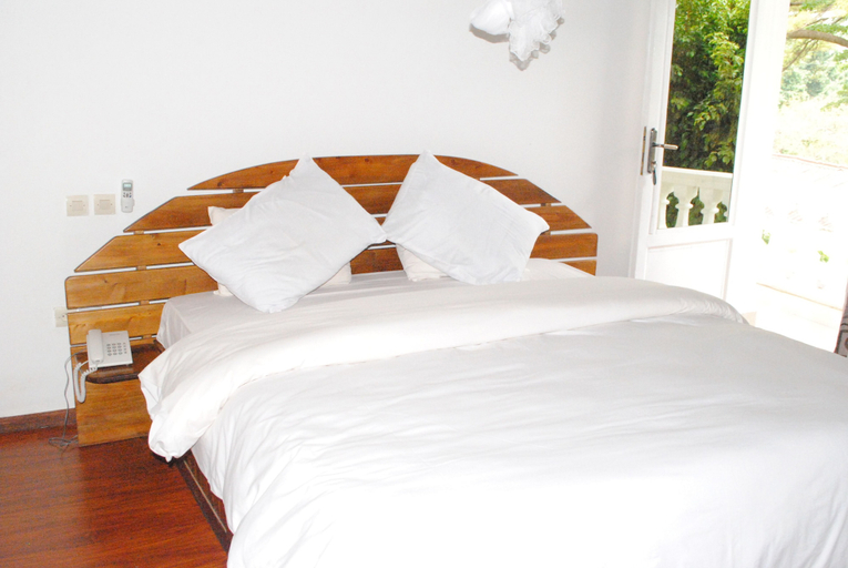 Bedroom 2, Kiriri Residence Hôtel, Roherero