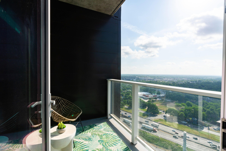 Exterior & Views 7