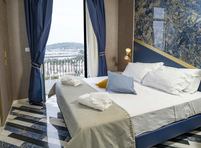 Bedroom 3, Cala Moresca Hotel, Napoli