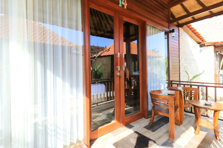 Exterior & Views 8