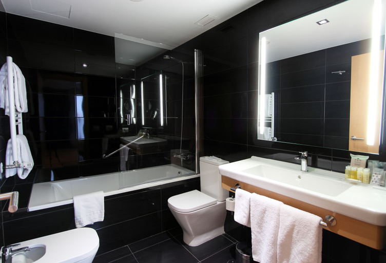 Bathroom 4, Eurostars Blue Coruña, A Coruña