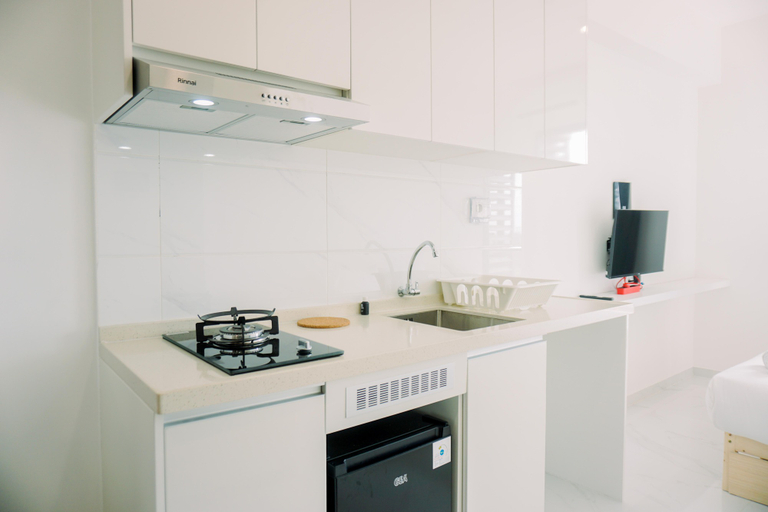 Others 2, Wonderful and Strategic Studio Apartment Sky House Alam Sutera By Travelio, Tangerang