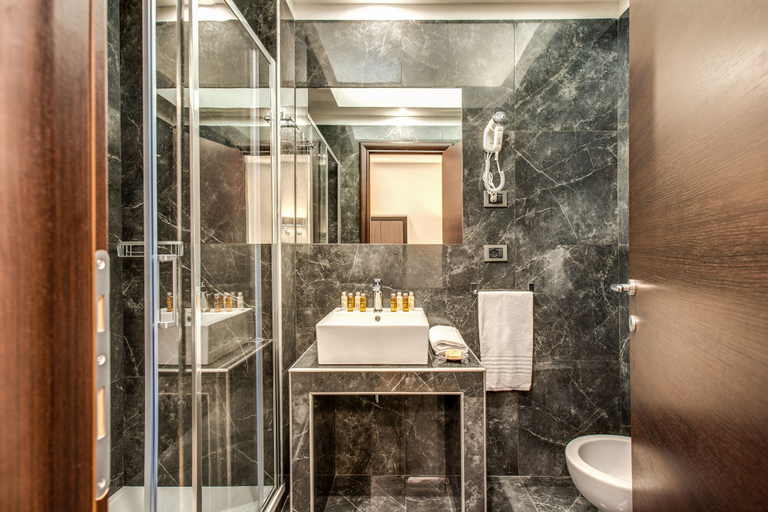 Bathroom 4, Relais de la Poste, Rome