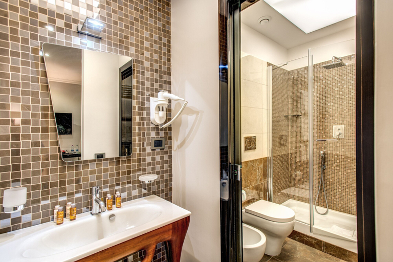 Bathroom 4, Relais de la Poste, Roma
