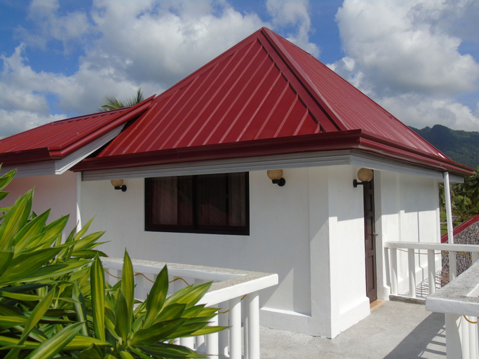 Exterior & Views 6