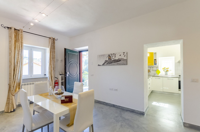 Dining Room 6
