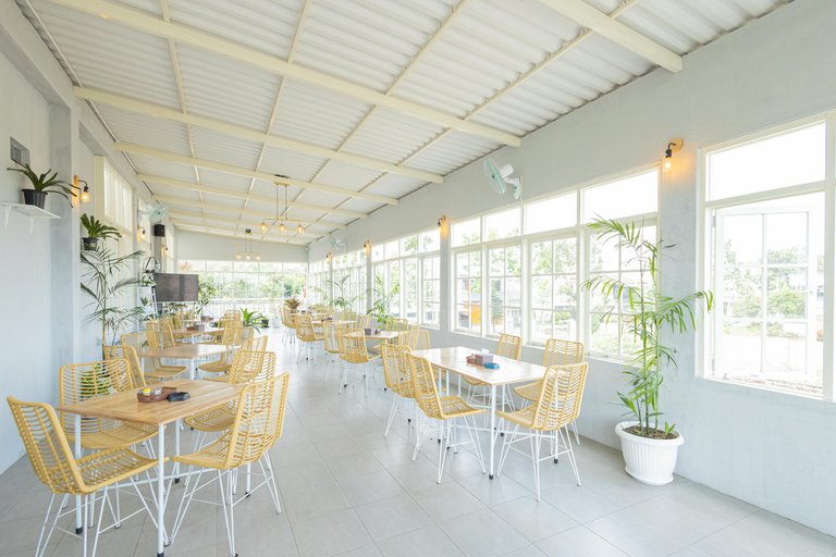 Food & Drinks 4, RedDoorz Plus near Malang Airport, Malang