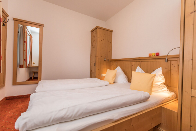 Bedroom 3, Alpenhof Apartments, Zell am See