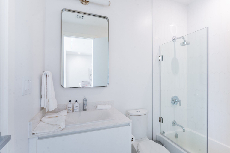 Bathroom 3, ONE Canal Point