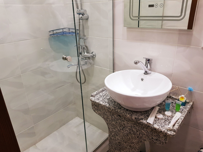 Bathroom 3, Hotel Makona, Tbilisi